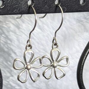 Sterling silver daisy drop & dangle earrings